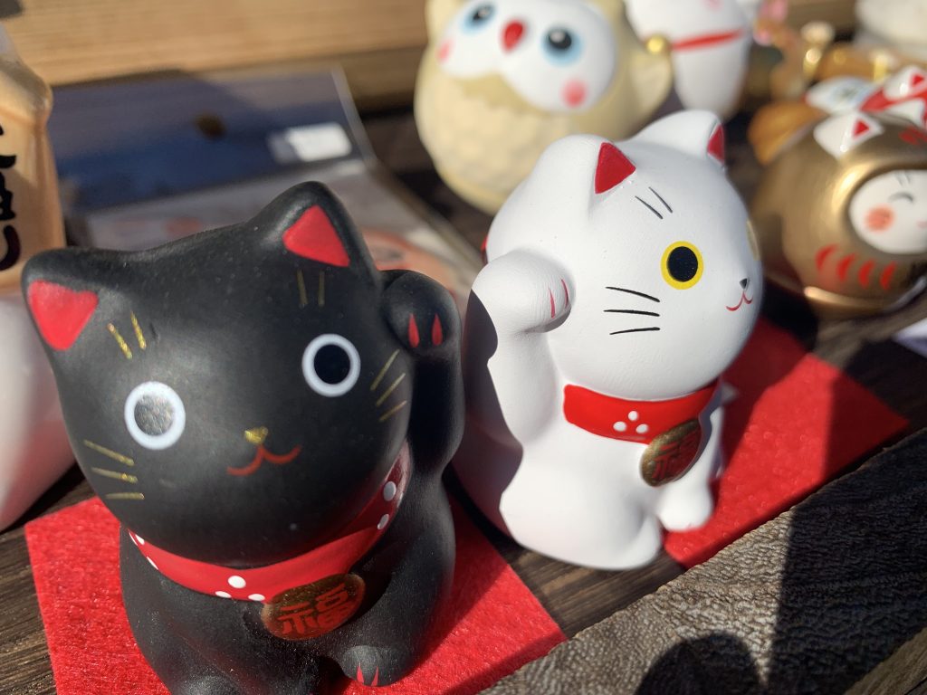 Maneki neko cat